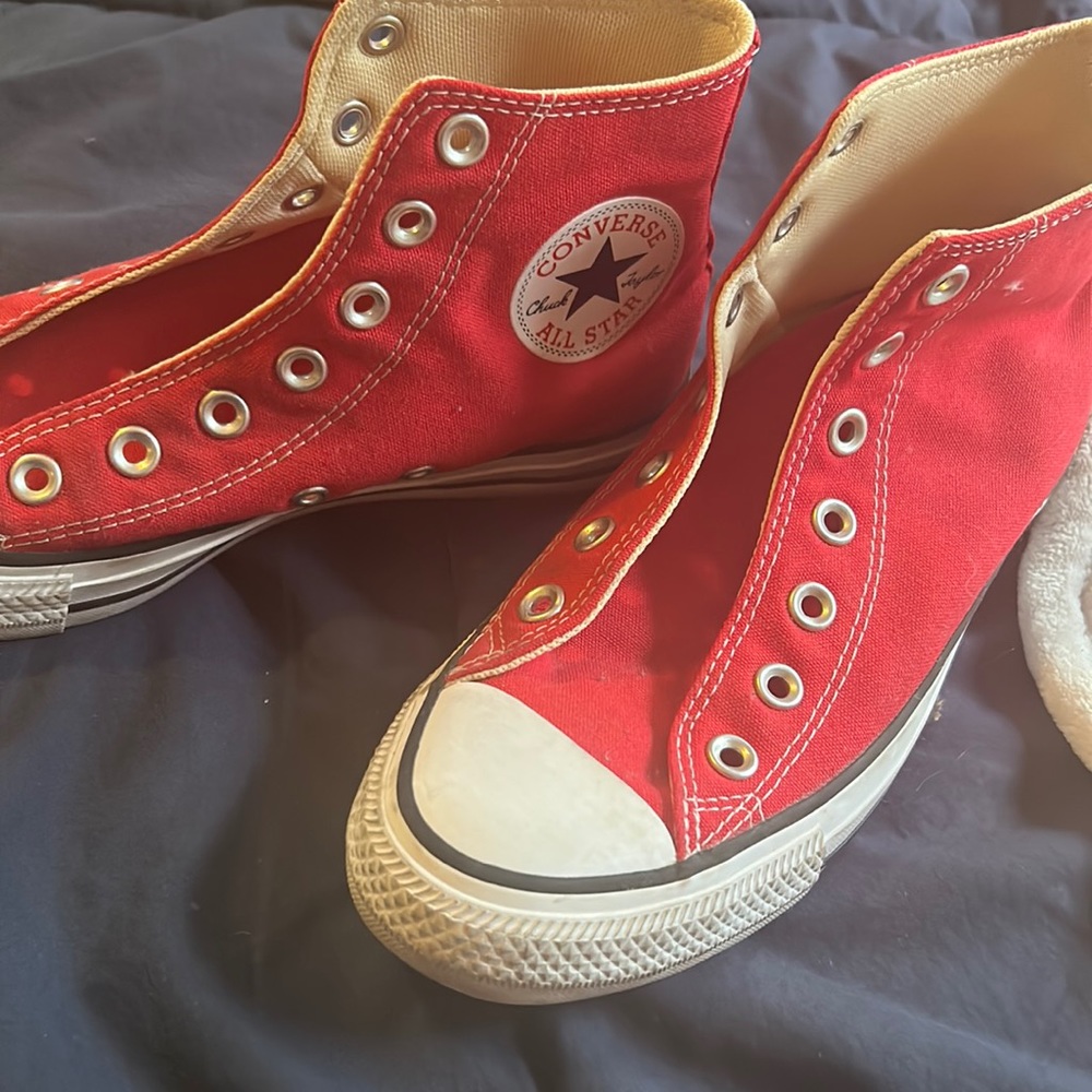 Red Converse size women's seven